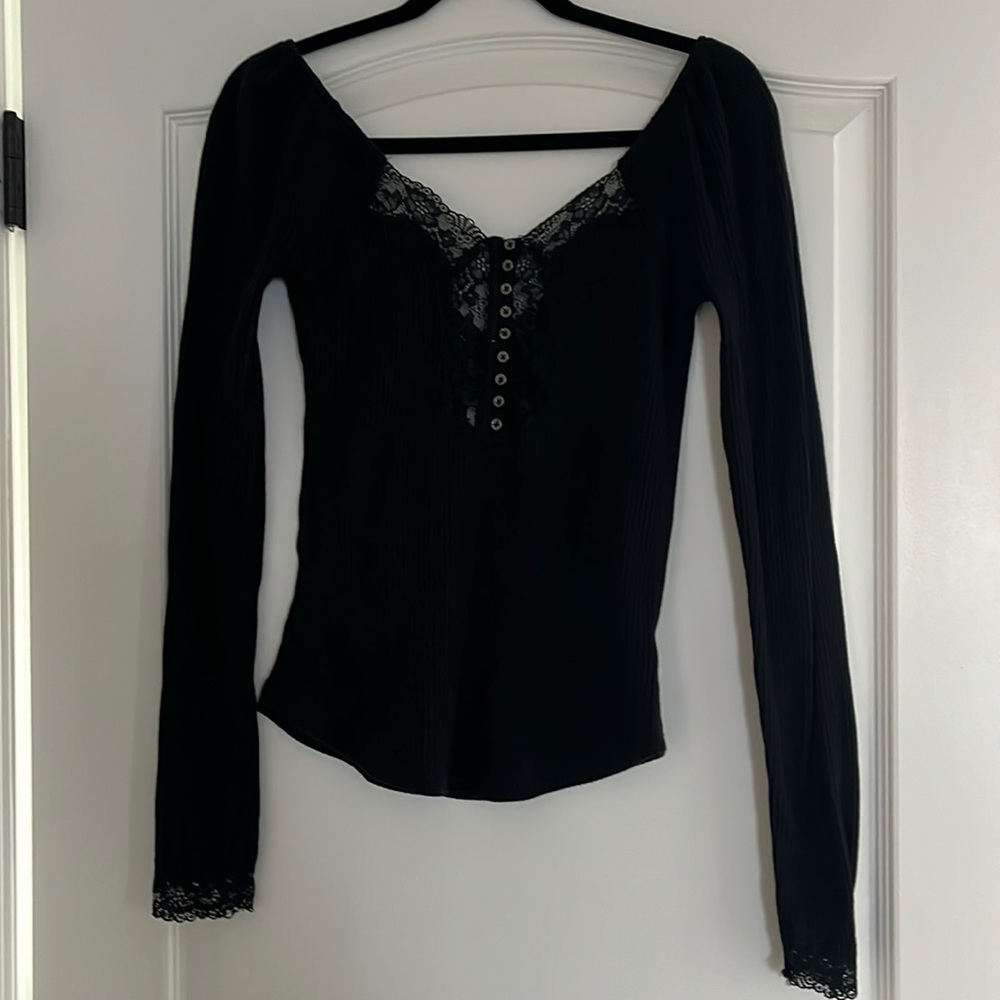Free People black lace detail long sleeve size Small